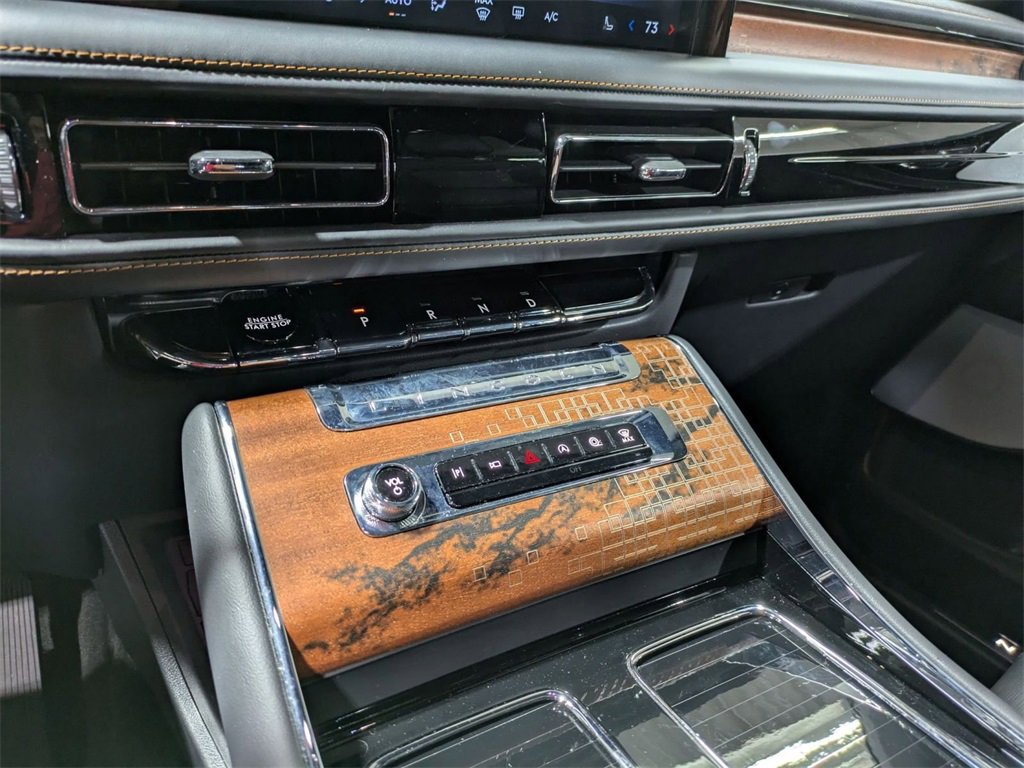 Certified 2025 Lincoln Aviator Black Label image 22