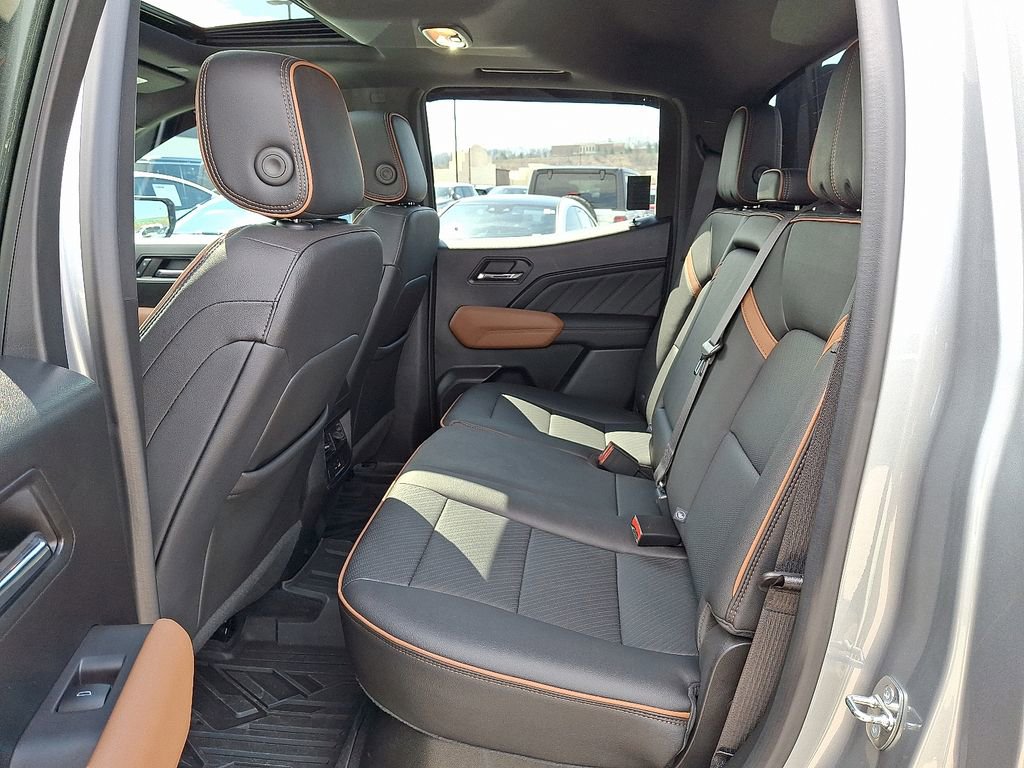 Used 2023 GMC Canyon AT4 w/ AT4 Premium Package AWD/4WD image 10