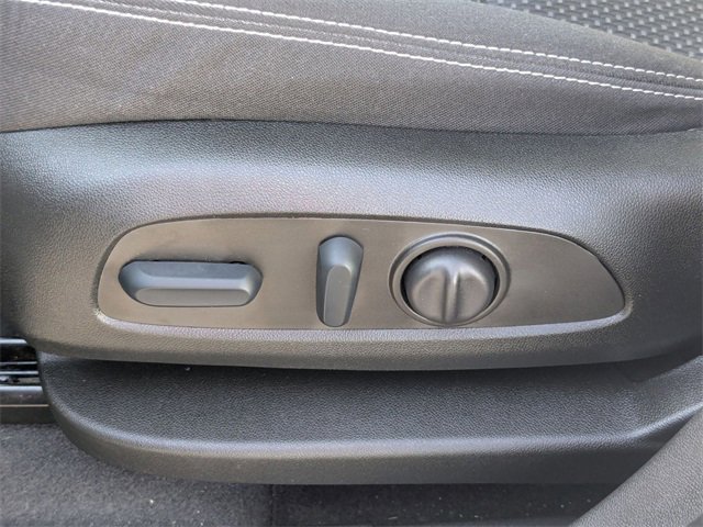 Used 2022 GMC Terrain SLE w/ Driver Convenience Package image 16