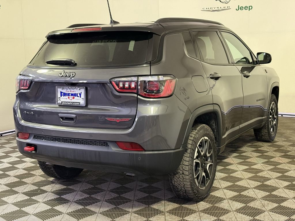 Used 2024 Jeep Compass Trailhawk AWD/4WD image 3