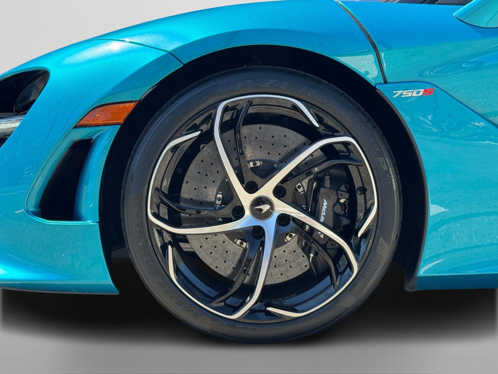 Used 2024 McLaren 750S RWD image 11