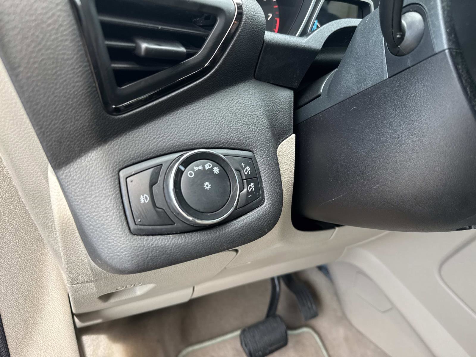 Used 2014 Ford Escape Titanium w/ Equipment Group 401A AWD/4WD image 36