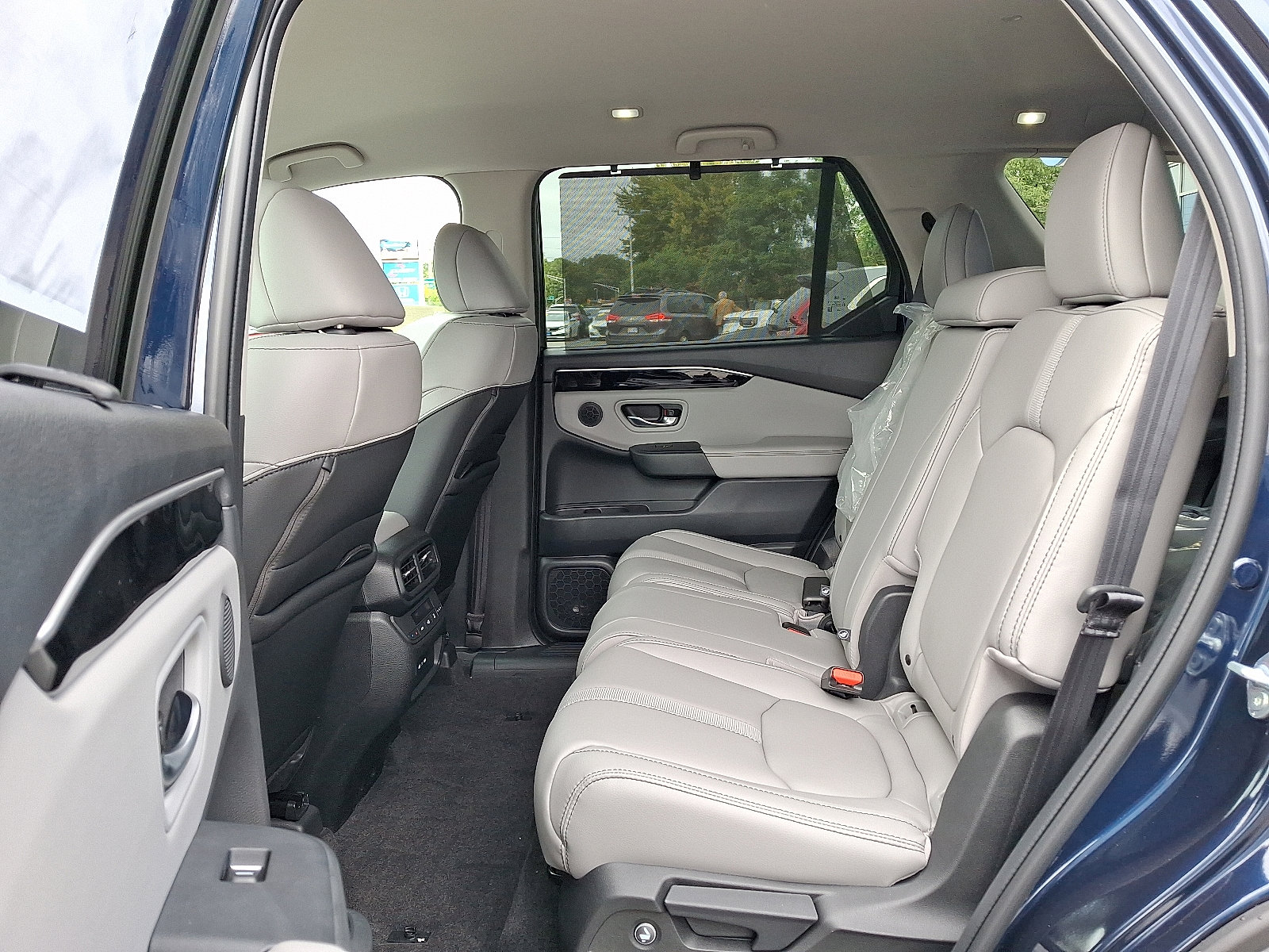 New 2025 Honda Pilot EX-L image 5