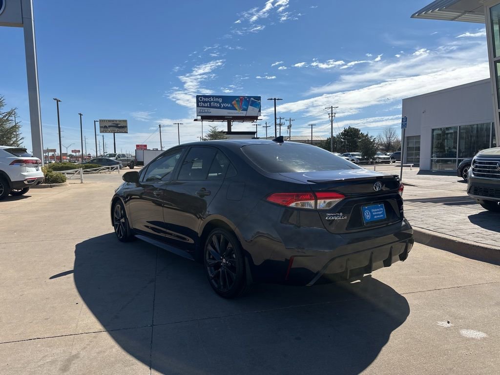 Used 2025 Toyota Corolla SE w/ SE Premium Package image 7
