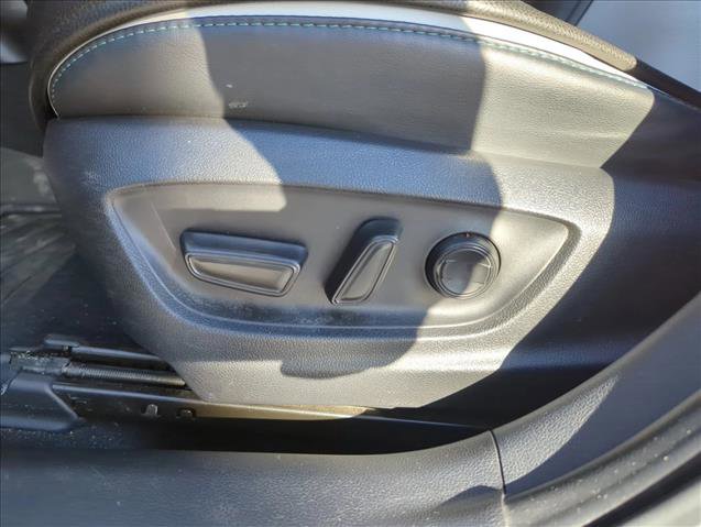 Used 2021 Toyota Prius XLE image 9