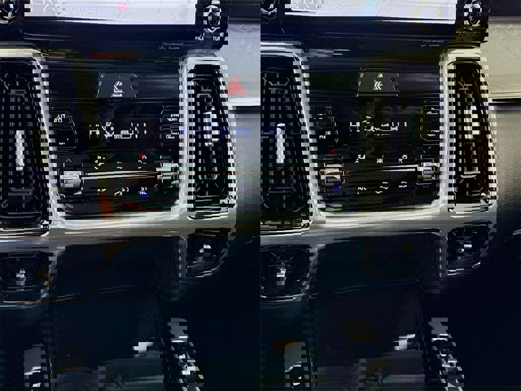 Used 2023 Kia Sorento SX image 10