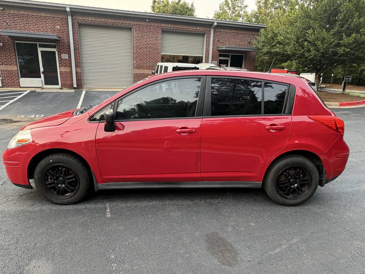 Used 2011 Nissan Versa 1.8 S w/ PWR Plus Pkg FWD image 3