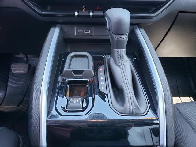 Used 2024 Chevrolet Colorado W/T w/ Safety Package RWD image 27