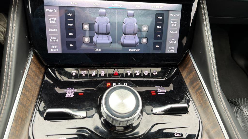 Used 2022 Jeep Grand Wagoneer Series II w/ Convenience Group III image 10