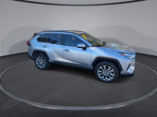 Used 2023 Toyota RAV4 XLE Premium image 3