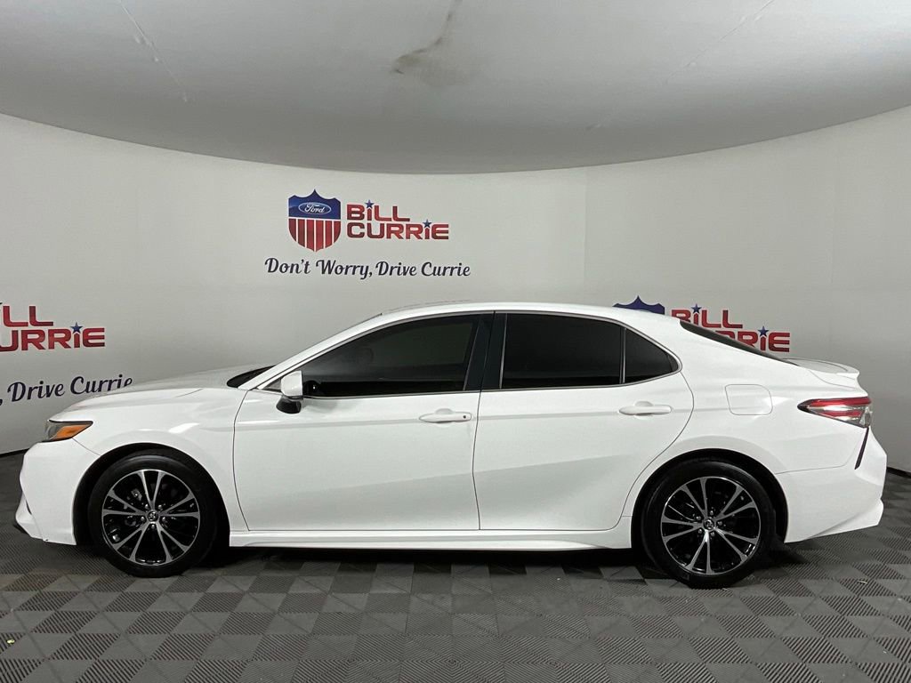 Used 2018 Toyota Camry SE FWD image 6