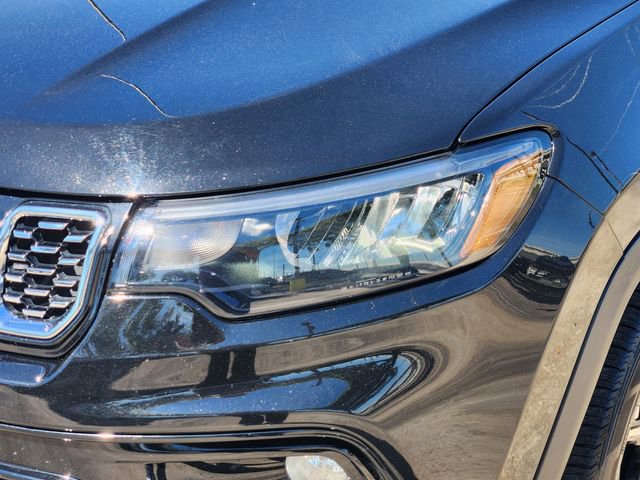 Used 2025 Jeep Compass Limited image 9