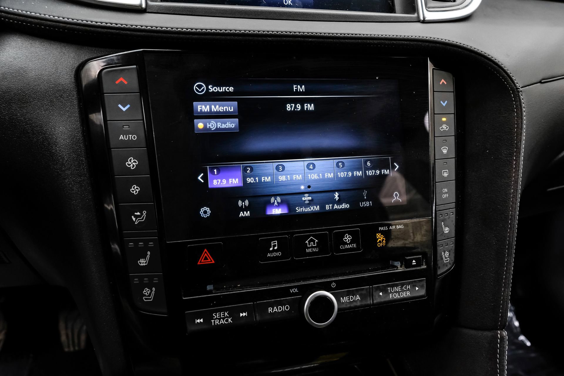 Used 2023 INFINITI QX50 Sensory image 31