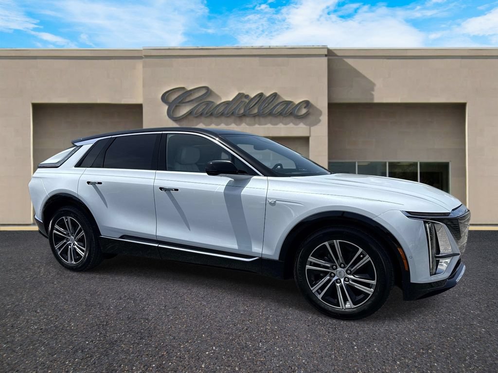 New 2026 Cadillac Lyriq Luxury w/ LPO, Floor Liner Package