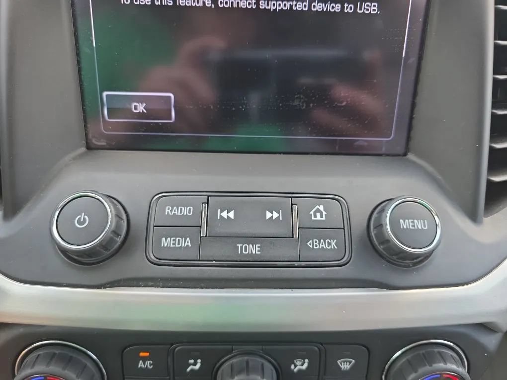 Used 2017 GMC Acadia SLT w/ LPO, Floor Liner Package FWD image 32