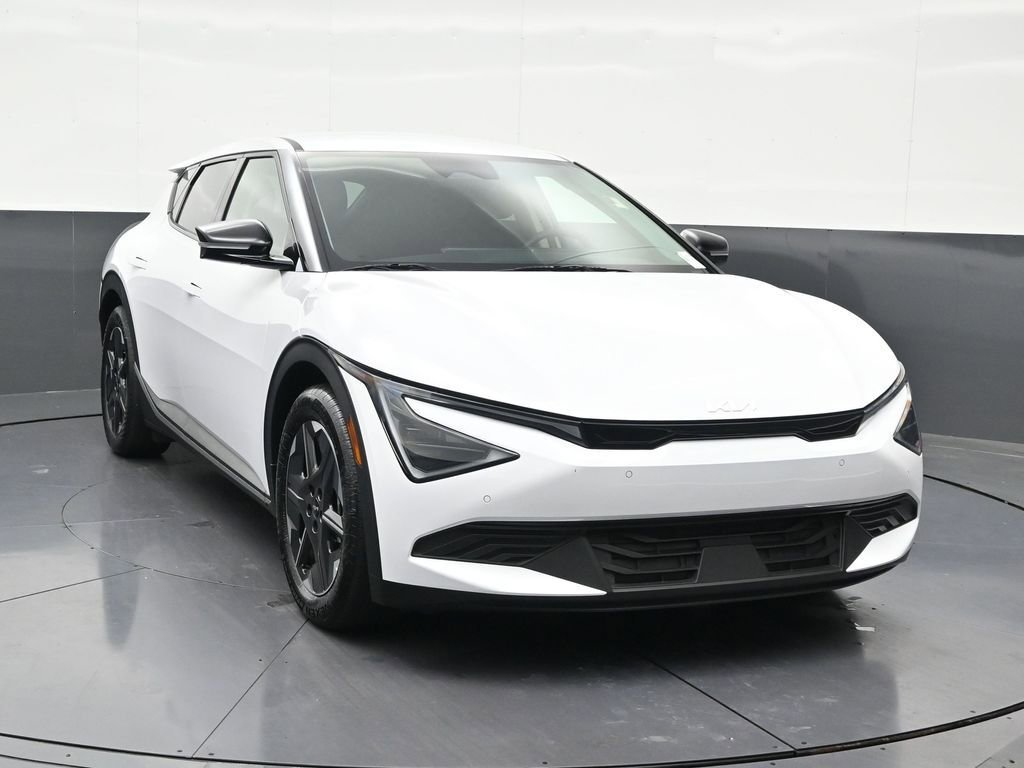 Used 2025 Kia EV6 Light RWD image 8