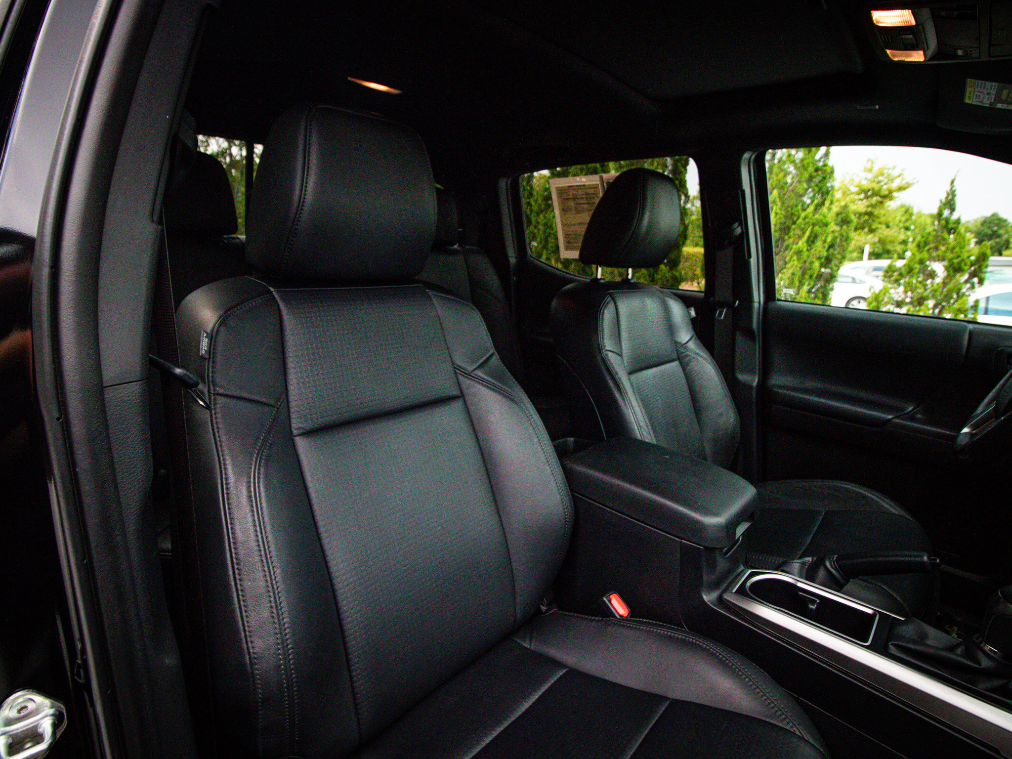 Used 2023 Toyota Tacoma Limited AWD/4WD image 33