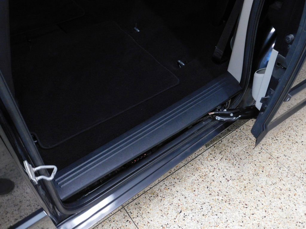 Used 2011 Dodge Grand Caravan SXT image 60