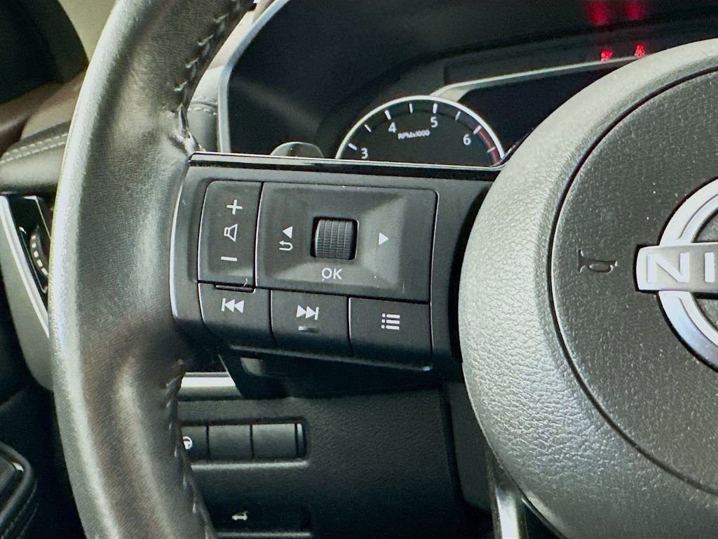 Used 2023 Nissan Rogue SL AWD/4WD image 25