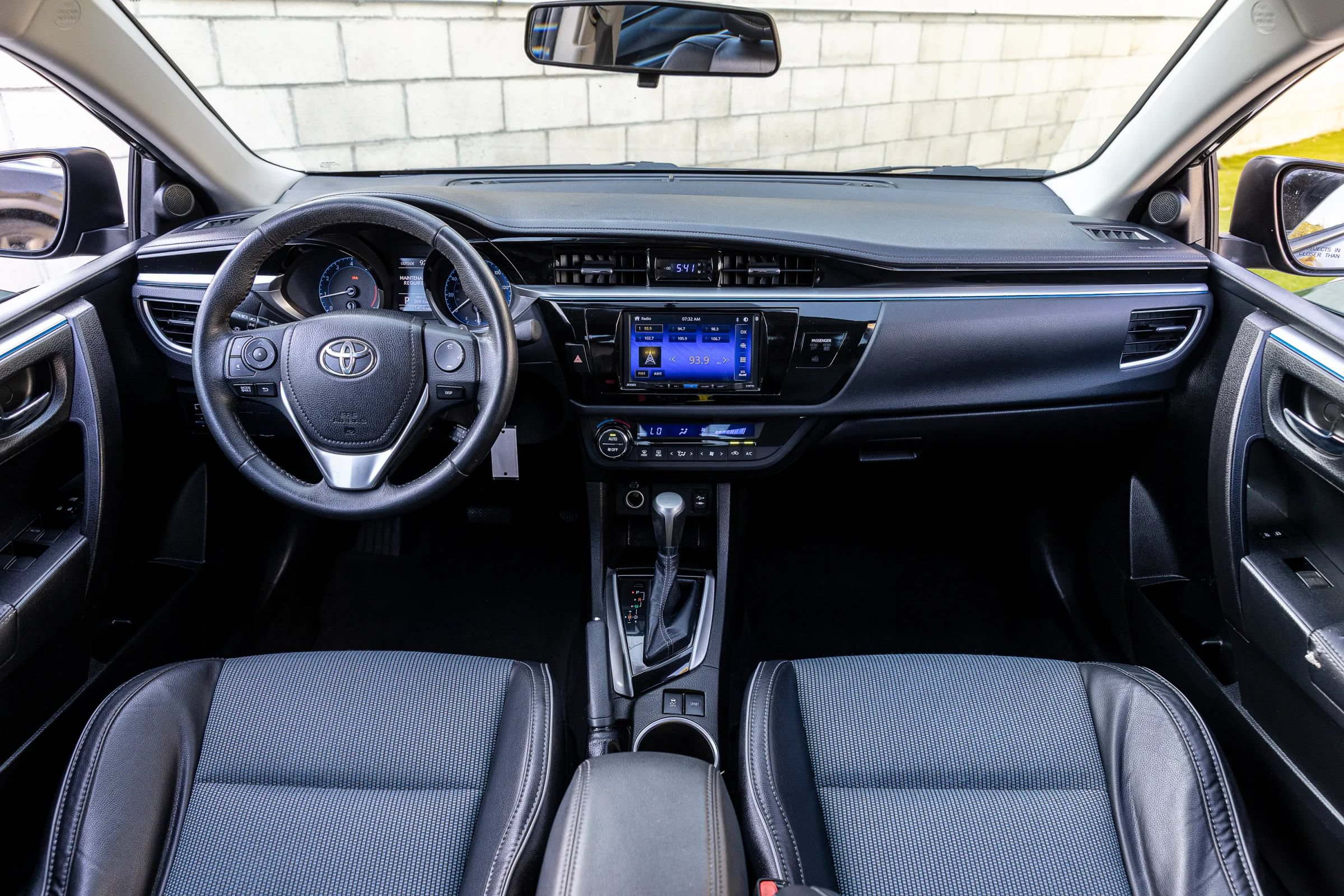 Used 2015 Toyota Corolla S FWD image 31