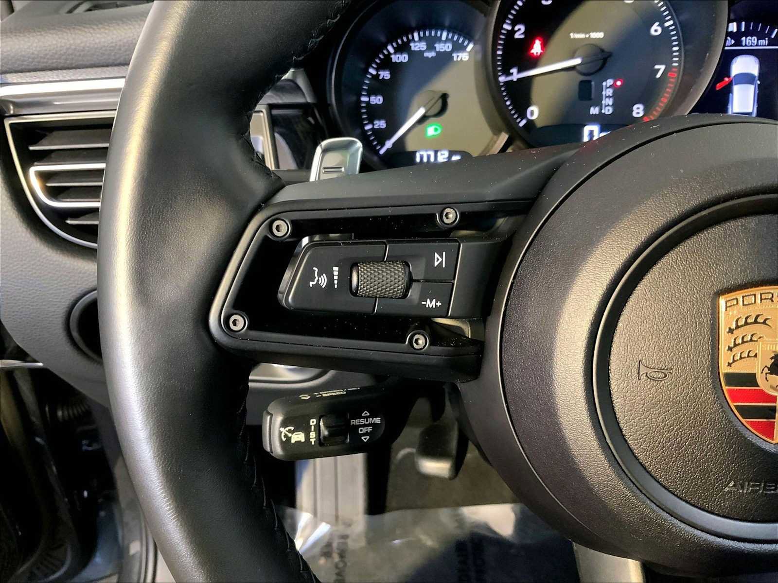 Certified 2024 Porsche Macan image 27