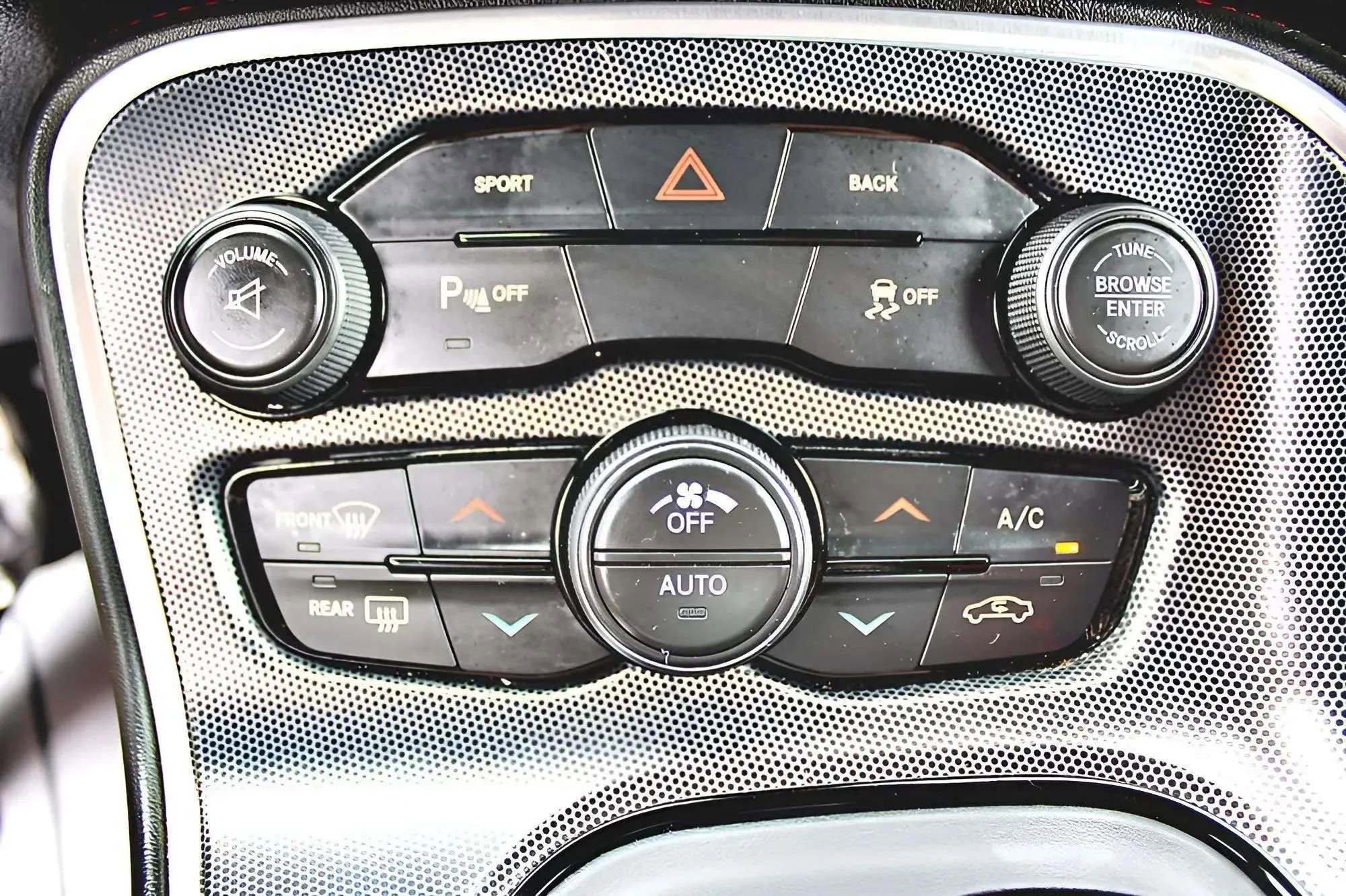 Used 2015 Dodge Challenger R/T Plus image 16