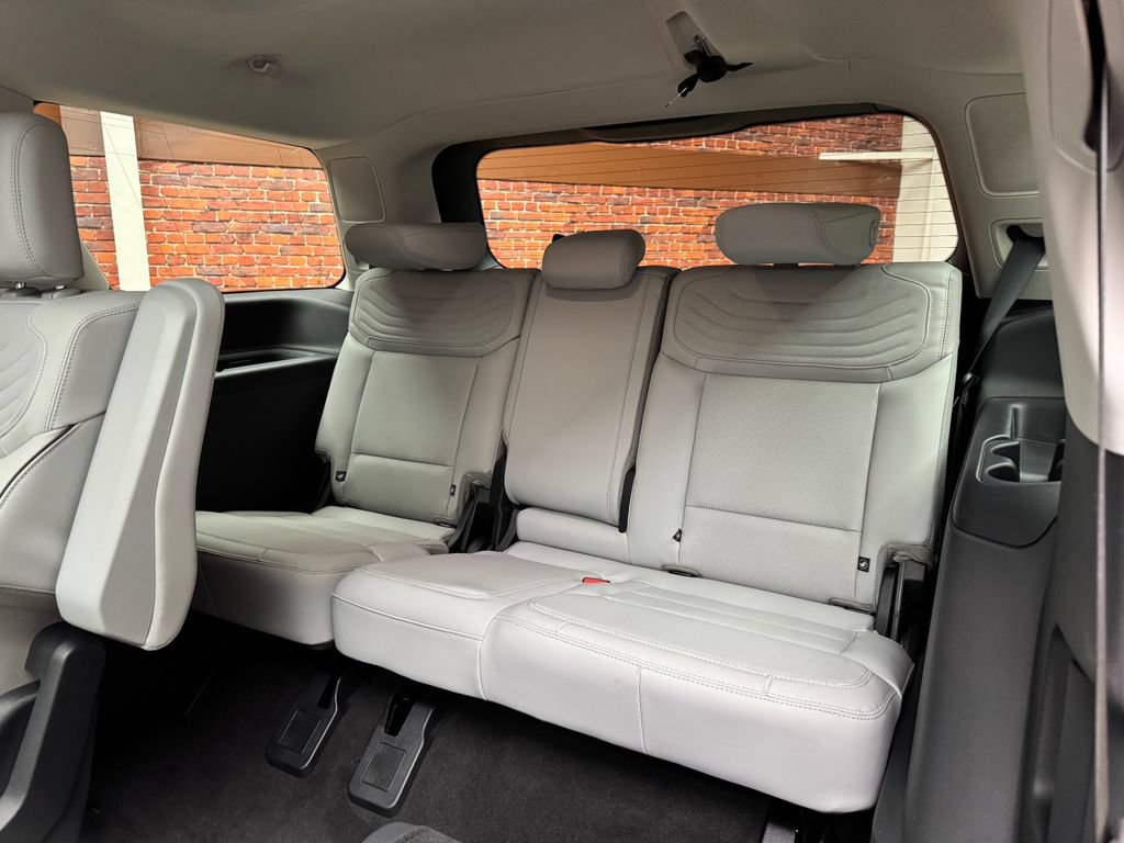New 2027 Ford Expedition Platinum w/ Platinum Ultimate Package AWD/4WD image 4