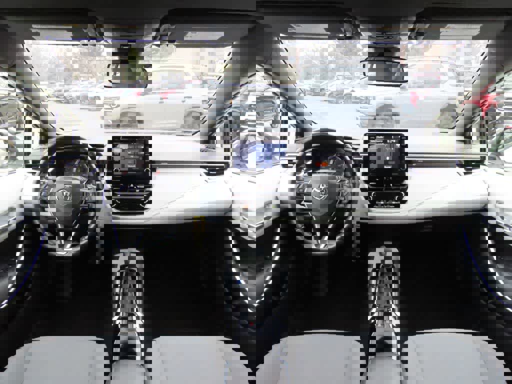 Used 2021 Toyota Corolla SE w/ Carpet Mat Package (TMS) image 17