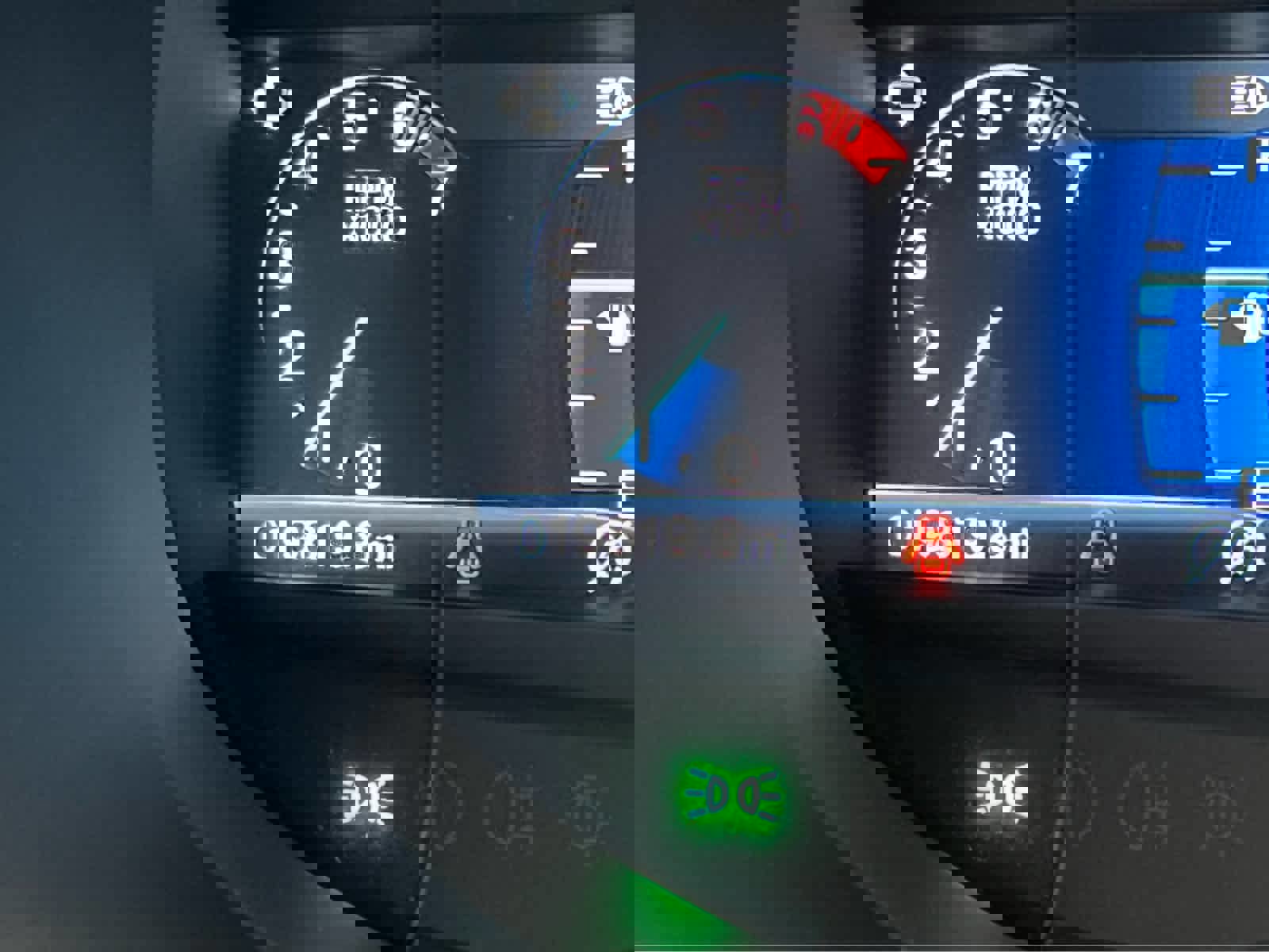 Used 2024 Ford Edge SE w/ Black Appearance Package image 25