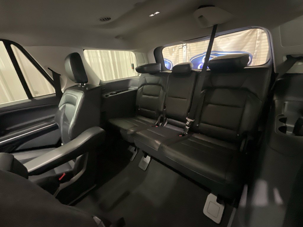 Used 2025 Lincoln Navigator Reserve AWD/4WD image 13