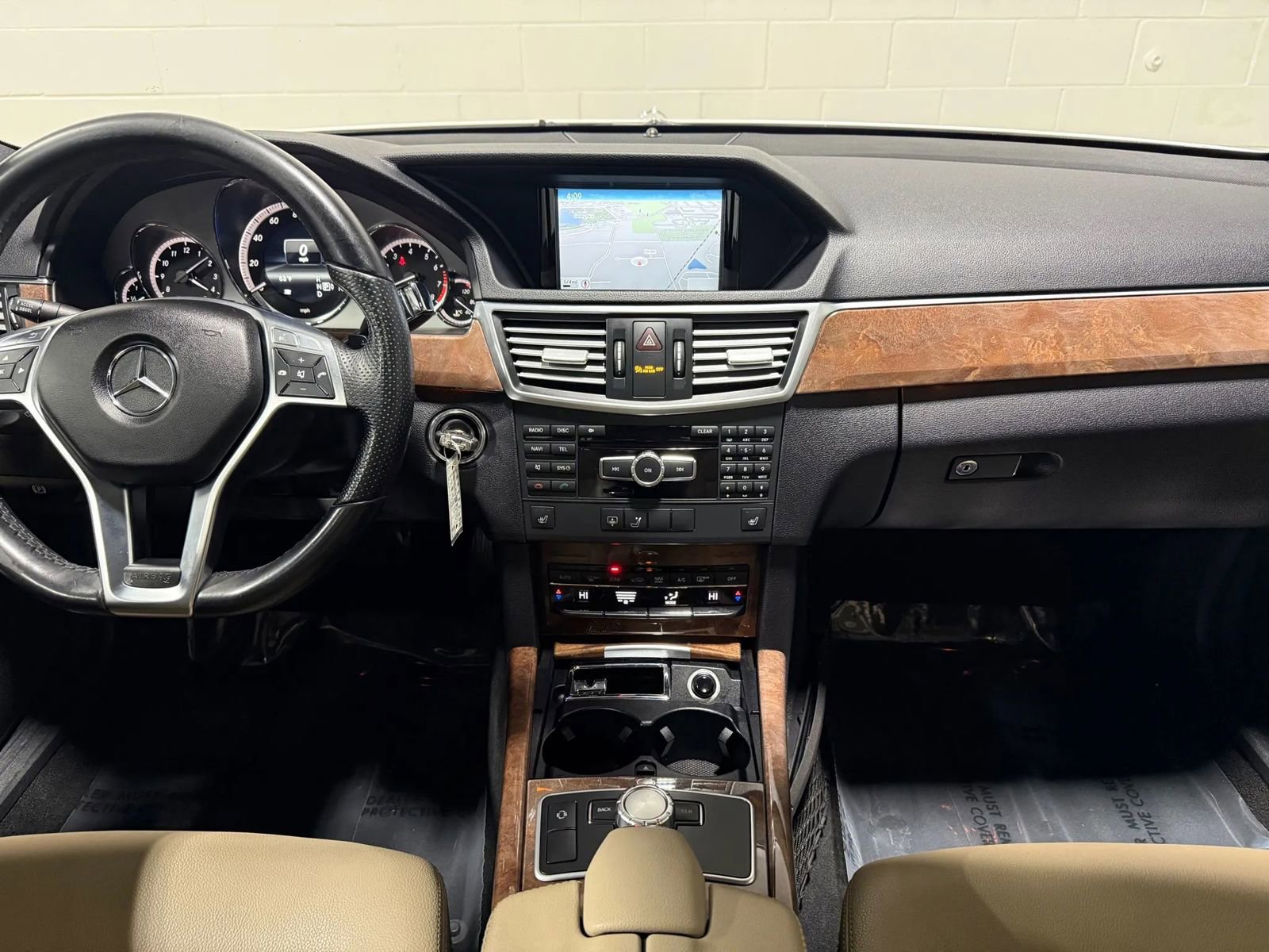 Used 2013 Mercedes-Benz E 350 4MATIC Sedan image 21