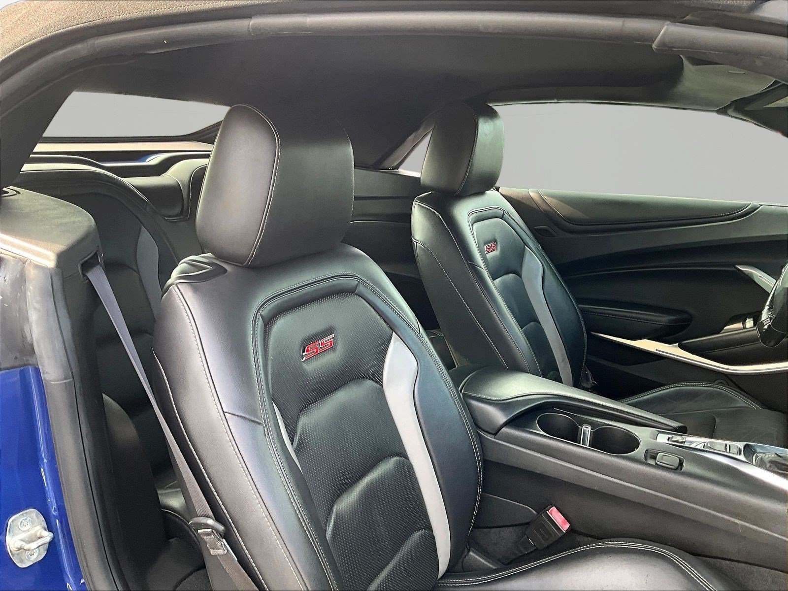 Used 2020 Chevrolet Camaro SS RWD image 26