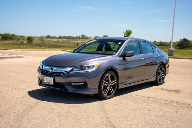 Used 2016 Honda Accord Sport image 3
