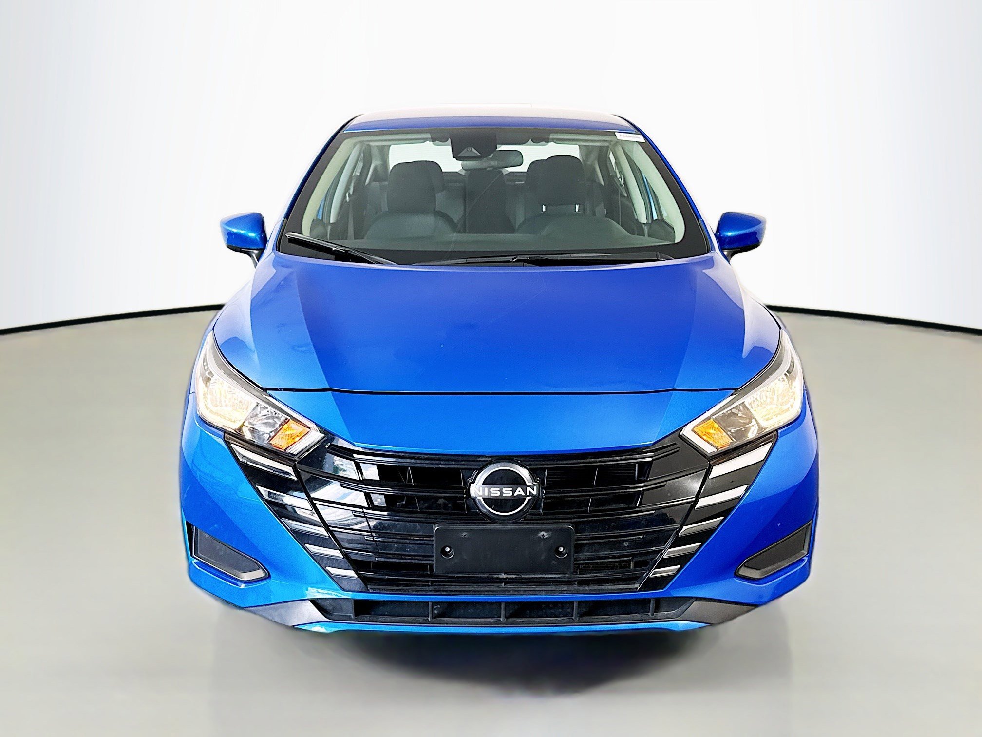 Used 2024 Nissan Versa SV w/ Trunk Package image 2