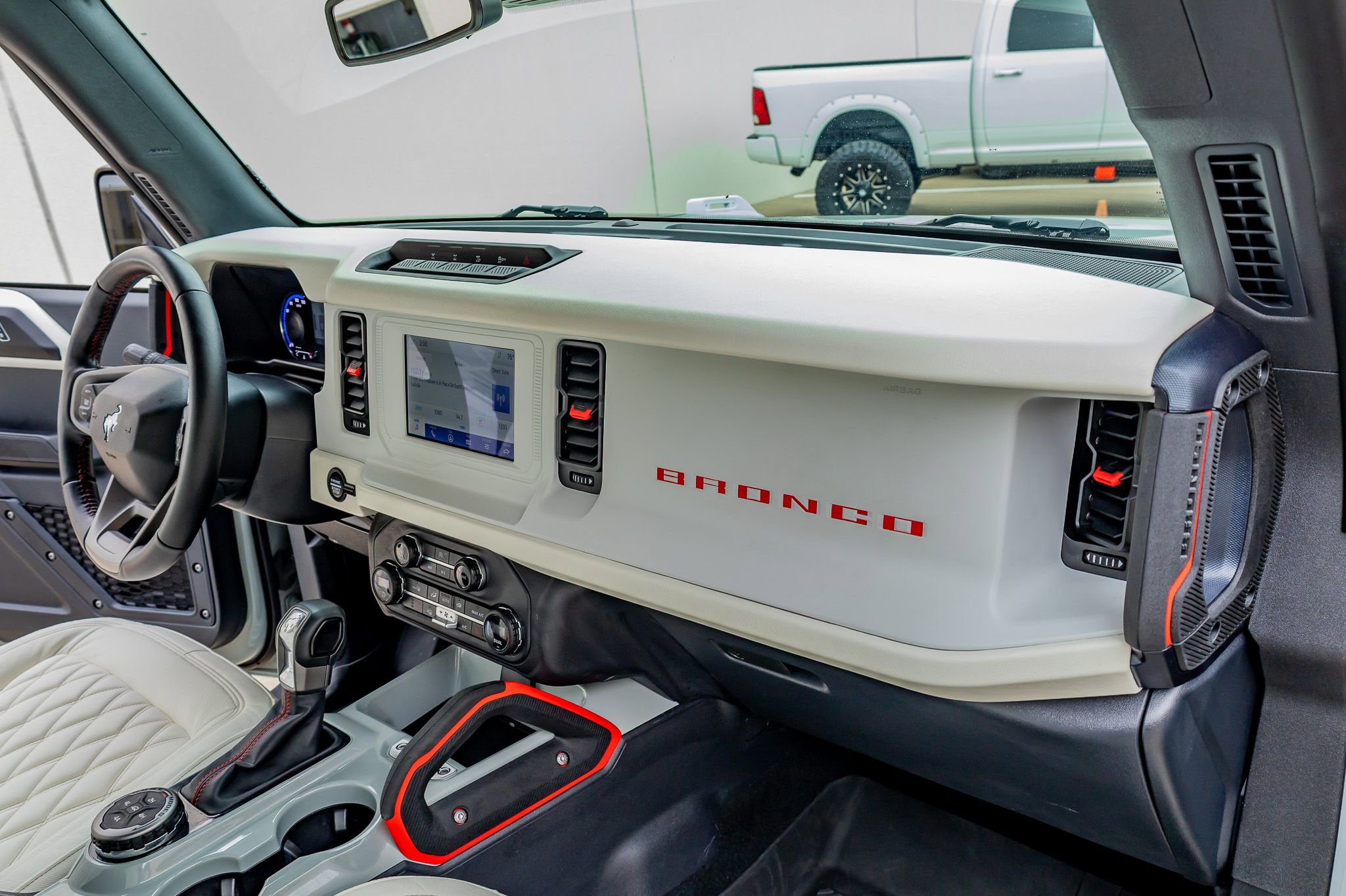 Used 2023 Ford Bronco Heritage Edition AWD/4WD image 17