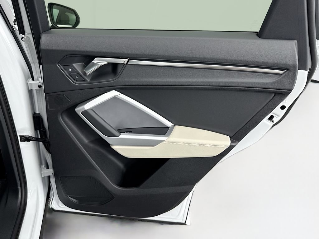 Used 2025 Audi Q3 2.0T Premium w/ Convenience Package image 25