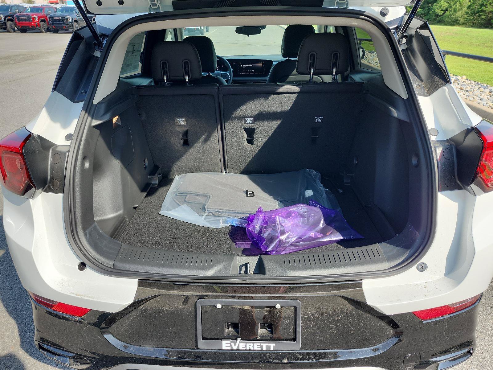 New 2026 Buick Encore GX Sport Touring w/ Comfort Package FWD image 8