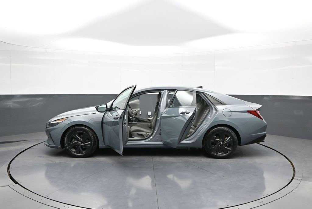 Certified 2022 Hyundai Elantra SEL w/ Cargo Package image 42