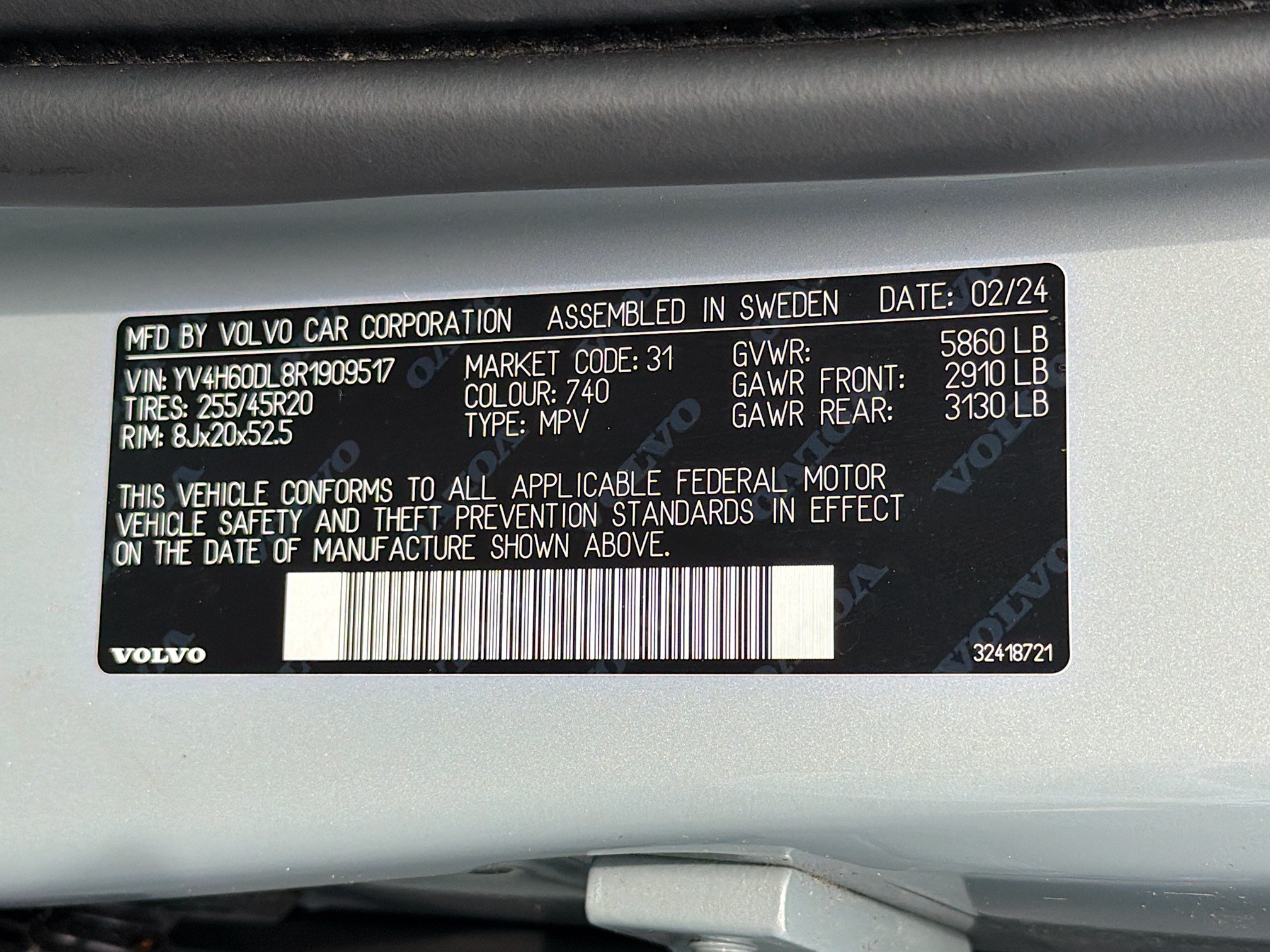 Used 2024 Volvo XC60 T8 Plus w/ Protection Package Premier AWD/4WD image 45