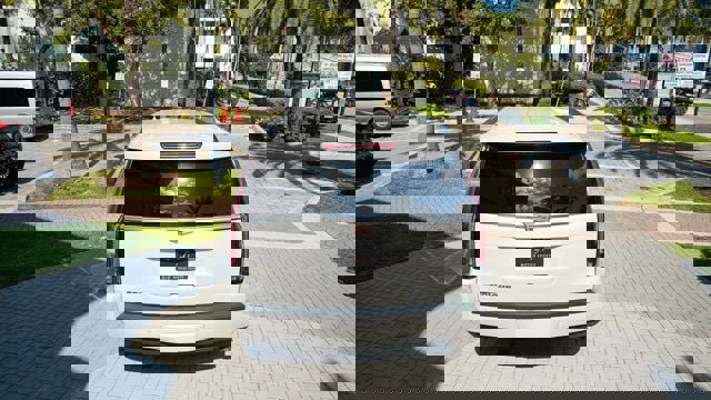 Used 2019 Cadillac Escalade ESV Premium Luxury image 20