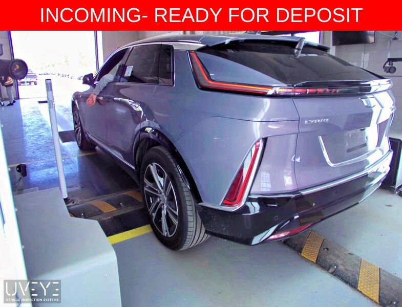 Used 2024 Cadillac Lyriq Luxury w/ LPO, Floor Liner Package AWD/4WD image 18