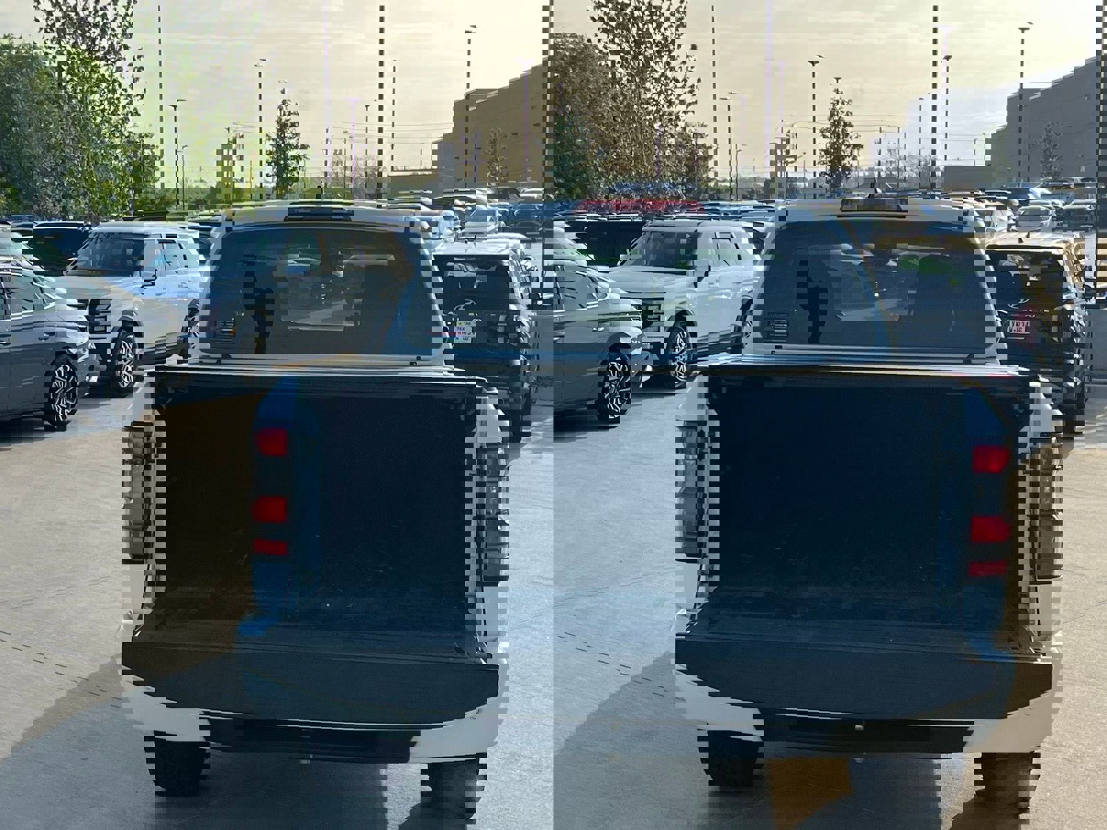 Used 2022 Nissan Frontier SV w/ Technology Package image 16