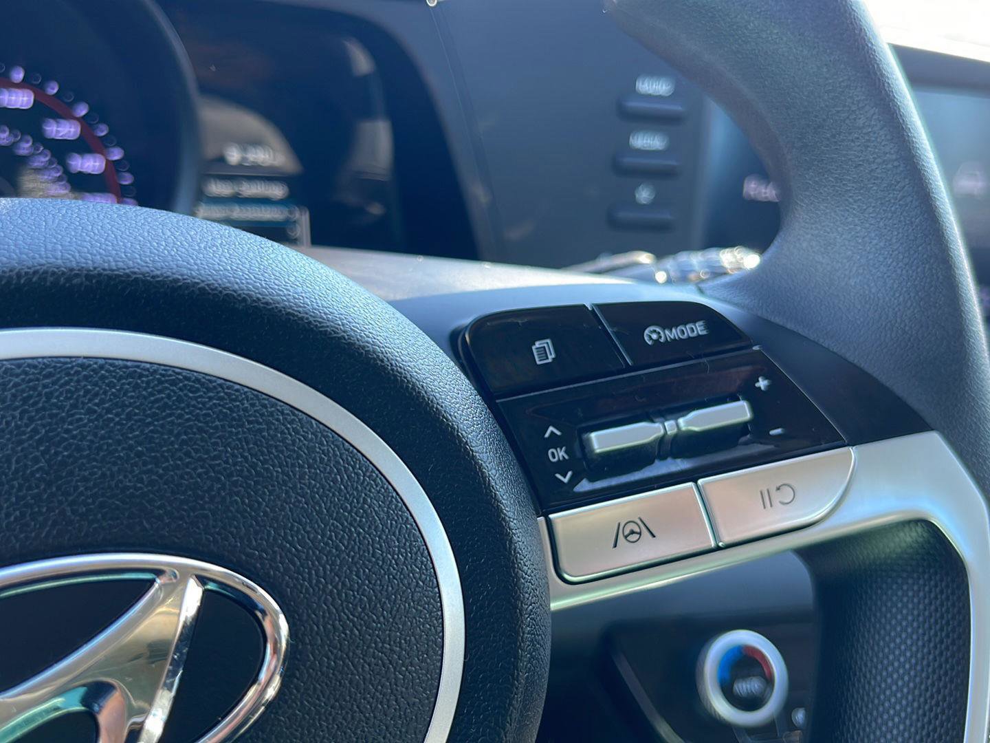 Used 2023 Hyundai Elantra SEL image 27