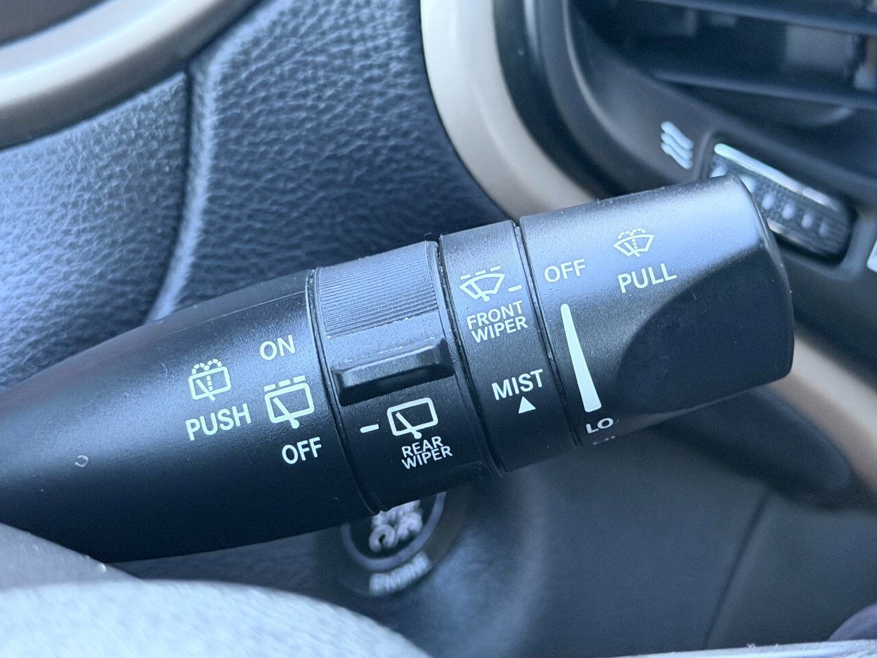 Used 2015 Jeep Cherokee Limited w/ Luxury Group image 37