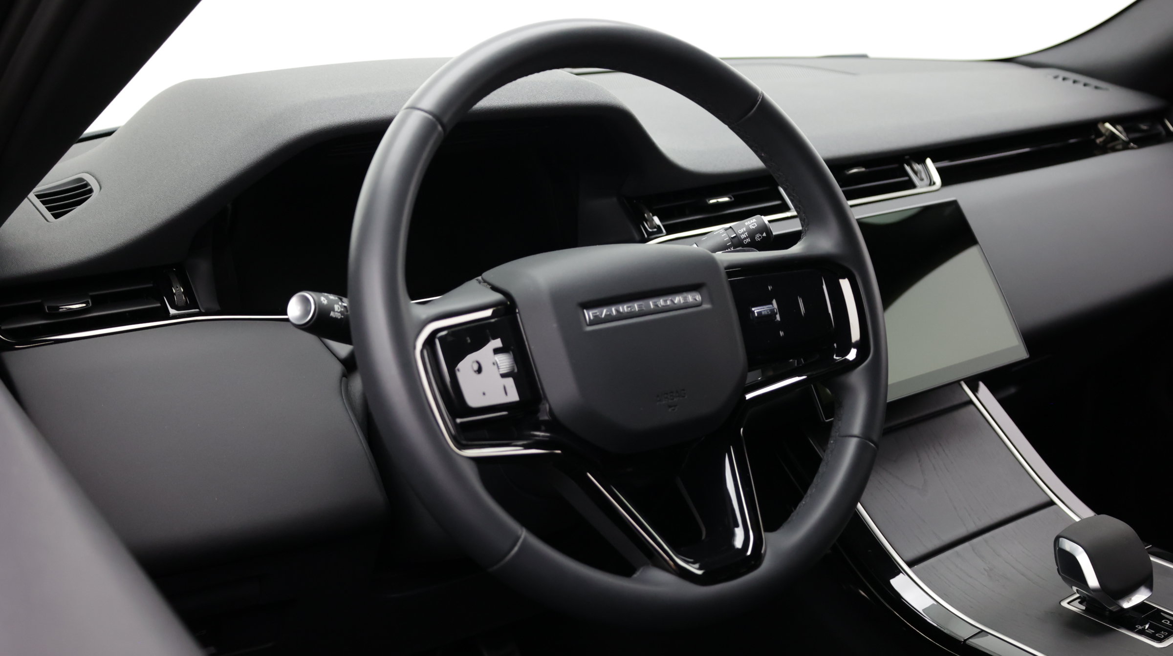 Used 2024 Land Rover Range Rover Evoque Dynamic SE AWD/4WD image 13