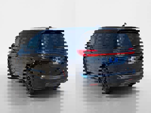 Used 2022 Chrysler Pacifica Limited w/ Uconnect Theater Family Group video 3