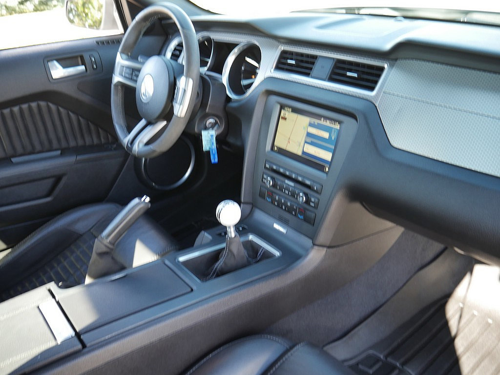 Used 2010 Ford Mustang Shelby GT500 RWD image 49