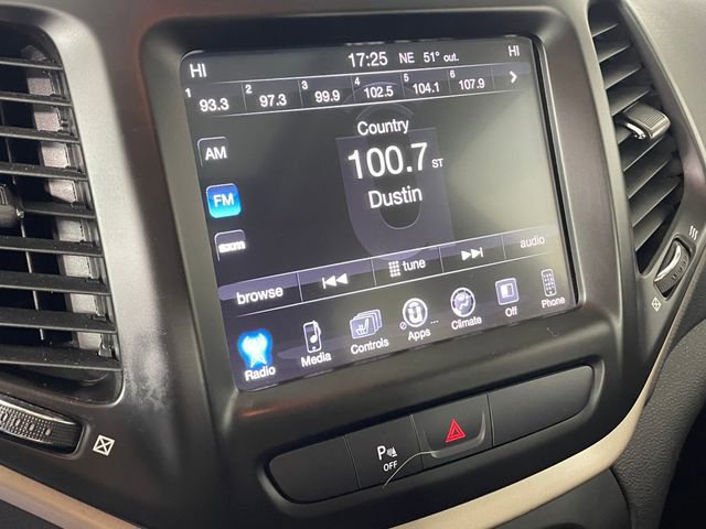 Used 2017 Jeep Cherokee Latitude w/ Comfort/Convenience Group image 7