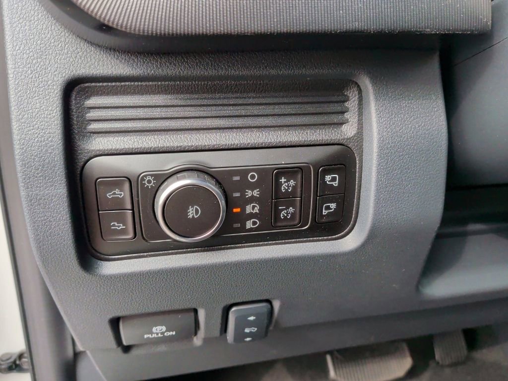 New 2026 Ford F250 Platinum w/ FX4 Off-Road Package image 16