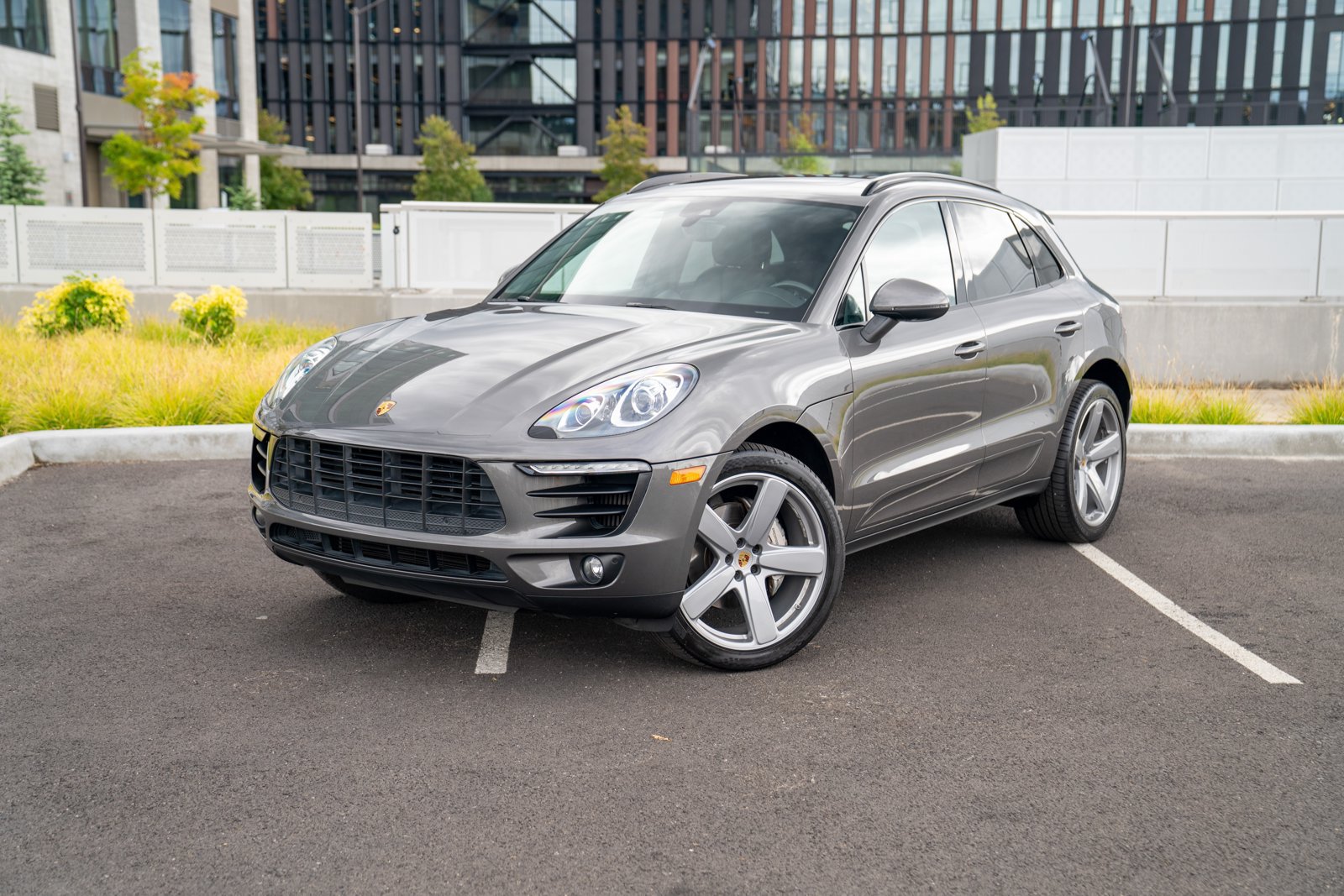Used 2017 Porsche Macan S AWD/4WD image 1